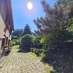 Lesna Z Ogrodem *