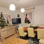 Apartman Lesna Z Ogrodem *