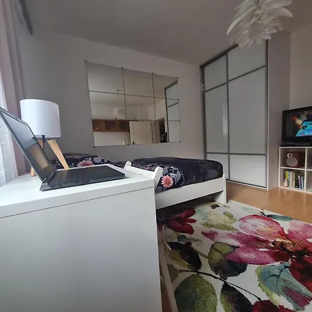 Lesna Z Ogrodem Apartman