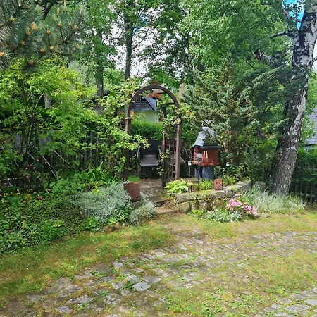 Lesna Z Ogrodem 斯克拉斯卡波伦巴